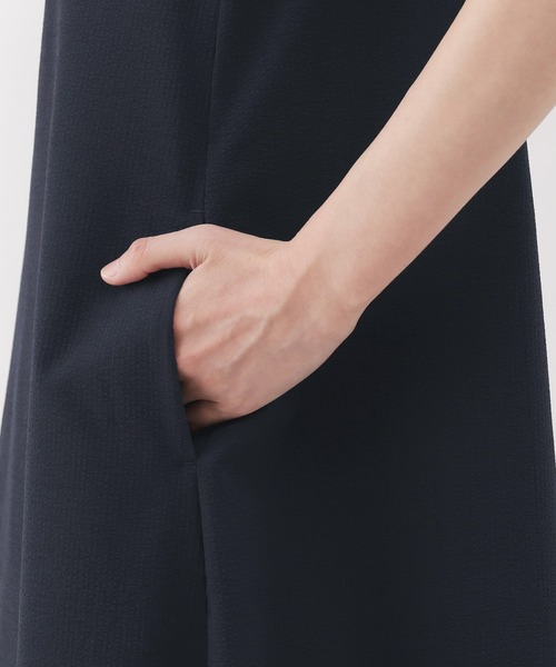 無印良品（ムジルシリョウヒン）の「婦人　風を通す　ストレッチサッカー　スリーブレスワンピース（ワンピース・レディース・ブルー系/ネイビー/ブラック・S/M/L/XL）」の18枚目の写真