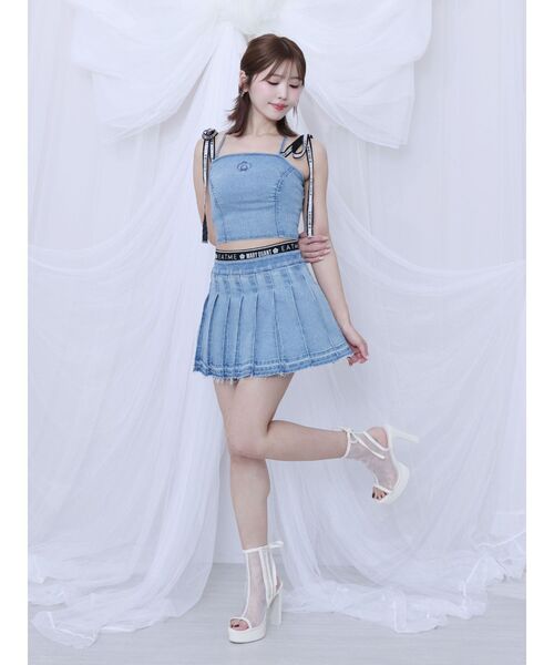 EATME(イートミー)の「【EATME×MARY QUANT】ウエストマークデニムプリーツスカート(セットアップ可能)(デニムスカート・レディース・ライトブルー/ブラック・MEDIUM/SMALL)」の4枚目の写真