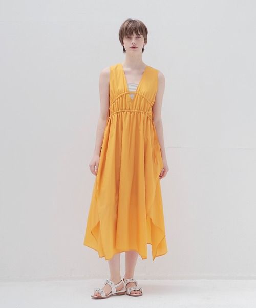 DRESSLAVE(ドレスレイブ)の「shirring irregular hem dress(シャーリングイレギュラーヘムワンピース)(ワンピース・レディース・オレンジ/ブラック・38)」の3枚目の写真