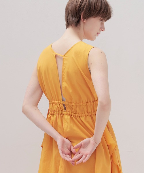 DRESSLAVE(ドレスレイブ)の「shirring irregular hem dress(シャーリングイレギュラーヘムワンピース)(ワンピース・レディース・オレンジ/ブラック・38)」の8枚目の写真