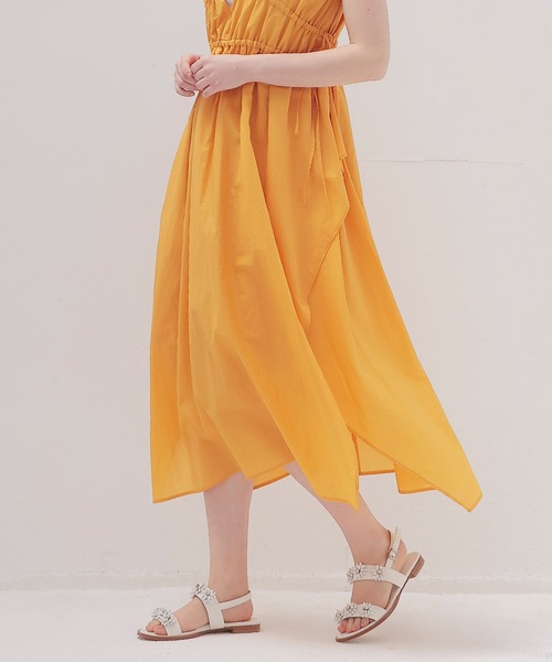 DRESSLAVE(ドレスレイブ)の「shirring irregular hem dress(シャーリングイレギュラーヘムワンピース)(ワンピース・レディース・オレンジ/ブラック・38)」の9枚目の写真
