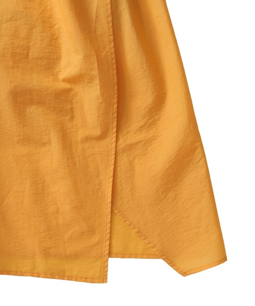 DRESSLAVE(ドレスレイブ)の「shirring irregular hem dress(シャーリングイレギュラーヘムワンピース)(ワンピース・レディース・オレンジ/ブラック・38)」の13枚目の写真