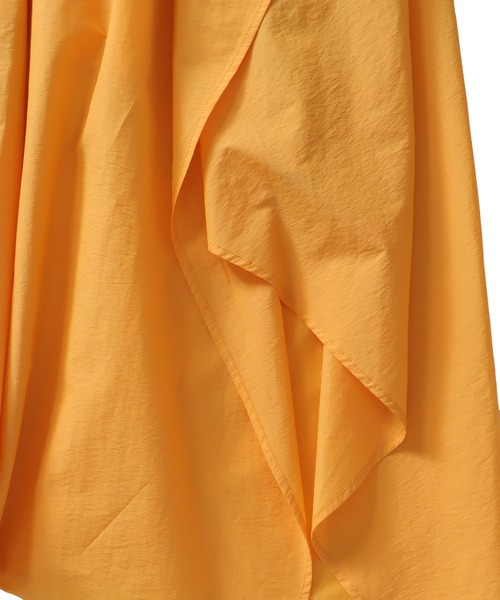 DRESSLAVE(ドレスレイブ)の「shirring irregular hem dress(シャーリングイレギュラーヘムワンピース)(ワンピース・レディース・オレンジ/ブラック・38)」の14枚目の写真