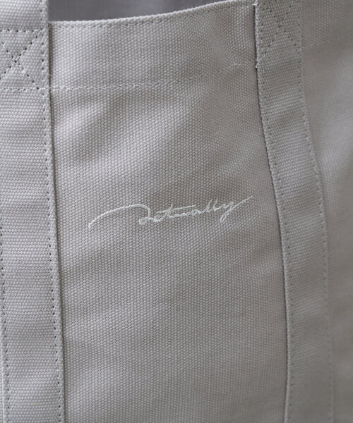 Actually（アクチュアリー）の「Actually キャンバストートバッグ（トートバッグ・レディース・ブラック/ホワイト系その他2/ライトグレー/ホワイト系その他・0）」の14枚目の写真
