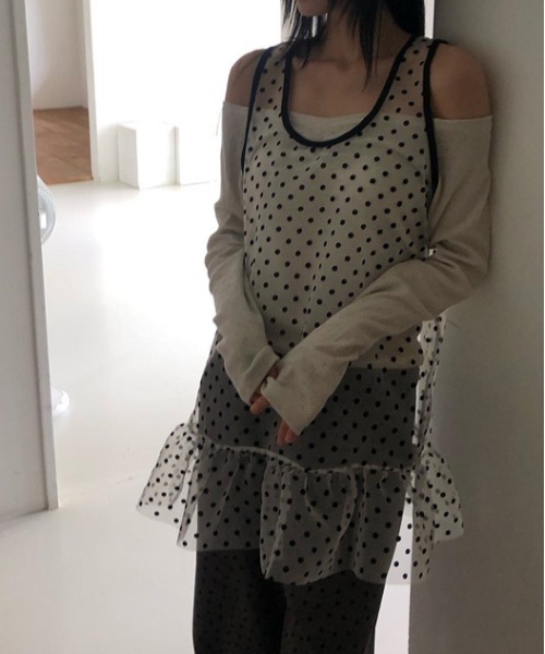 gossip！ロサンゼルス（ゴシップロサンゼルス）の「Y2K シアードット レイヤリングミニ丈ワンピース 【垢抜けレイヤードアイテム】（ワンピース・レディース・ブラック/ホワイト・FREE）」の5枚目の写真