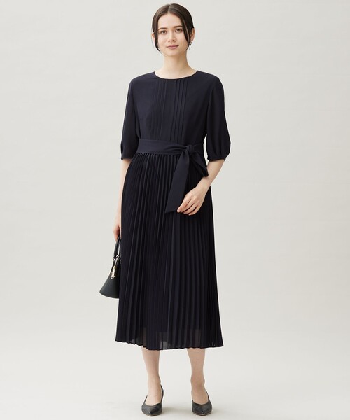 自由区(ジユウク)の「シフォンプリーツ ワンピース(ワンピース・レディース・ネイビー系/ブラウン系/ブラック系・32)」の9枚目の写真