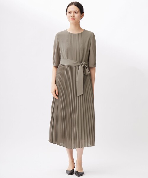 自由区(ジユウク)の「シフォンプリーツ ワンピース(ワンピース・レディース・ネイビー系/ブラウン系/ブラック系・32)」の12枚目の写真