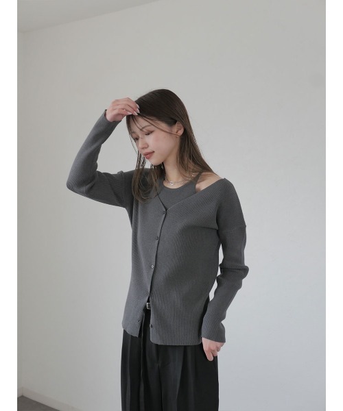 Reurie'（レウリィ）の「【2点セット】オリジナルレイヤードアンサンブルトップス / 長袖 カーディガン アメスリ ノースリーブ 重ね着 シンプル カジュアル モード（アンサンブル・レディース・チャコールグレー/ベージュ・FREE）」の5枚目の写真