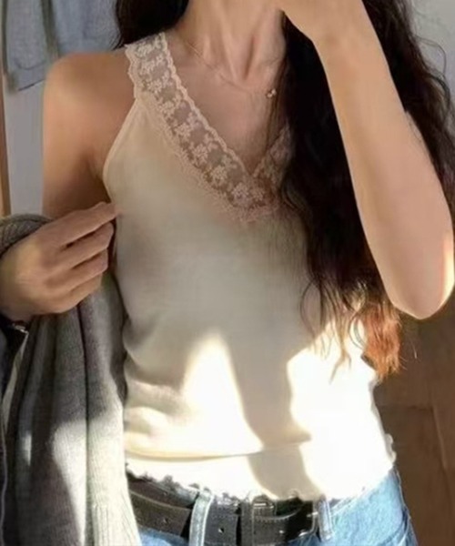 STYLEBLOCK（スタイルブロック）の「レースVネックキャミソール（キャミソール・レディース・ホワイト/ブラック/ベージュ系その他/グレー・FREE）」の4枚目の写真