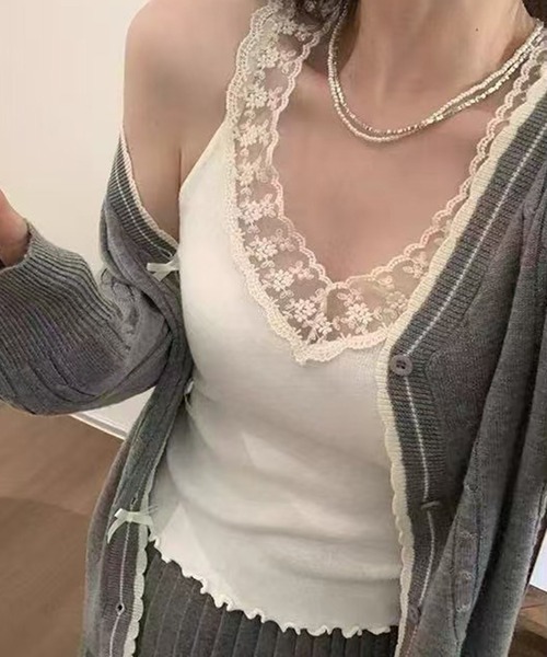 STYLEBLOCK（スタイルブロック）の「レースVネックキャミソール（キャミソール・レディース・ホワイト/ブラック/ベージュ系その他/グレー・FREE）」の2枚目の写真