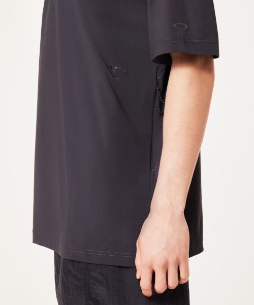 OAKLEY（オークリー）の「OAKLEY Fgl Union Pocket Tee 5.0（オークリー Fgl ユニオン ポケット ティー 5.0）（Tシャツ/カットソー・メンズ・ホワイト系/プラム/ブラック系/グリーン系・LARGE/MEDIUM/SMALL）」の19枚目の写真