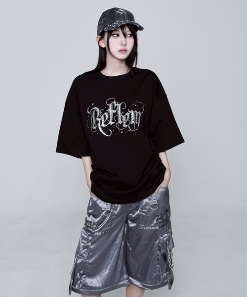 REFLEM(レフレム)の「『REFLEM/レフレム』ロゴラインストーンTシャツ/ハーフスリーブカットソー(Tシャツ/カットソー・レディース・ブラック×レッド/ホワイト/ブラック×ホワイト・M/XXL)」の4枚目の写真
