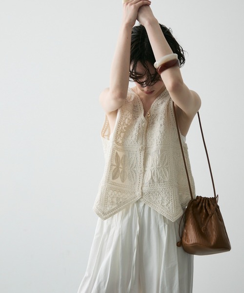 Trish（トリッシュ）の「コットン刺繍ベスト（ベスト・レディース・ブラック/アイボリー/ブラウン・MEDIUM）」の4枚目の写真