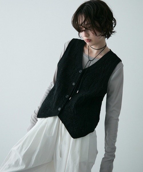 Rozen Kavalier / 刺繍ショートベスト  黒 H-25-05-19-057-OO-TO-KB-ZH セール】ショート丈トーションレースかぎ編みクロシェベスト