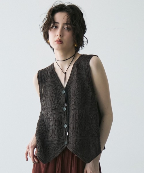 MISS JUNE 刺繍入りファーベスト Liberty Print Shirring Sleeveless Dress | Pasand by ne