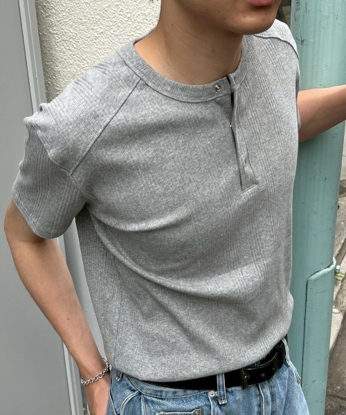 Chikashitsu +（チカシツプラス）の「【Chikashitsu +】henry neck half sleeve tee / 【チカシツプラス】ヘンリーネック半袖Tシャツ（Tシャツ/カットソー・メンズ・ホワイト/ブラック/グレー/グレー系その他・L/XL）」の12枚目の写真
