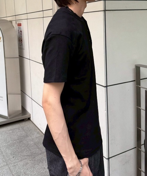Chikashitsu +（チカシツプラス）の「【Chikashitsu +】henry neck half sleeve tee / 【チカシツプラス】ヘンリーネック半袖Tシャツ（Tシャツ/カットソー・メンズ・ホワイト/ブラック/グレー/グレー系その他・L/XL）」の19枚目の写真