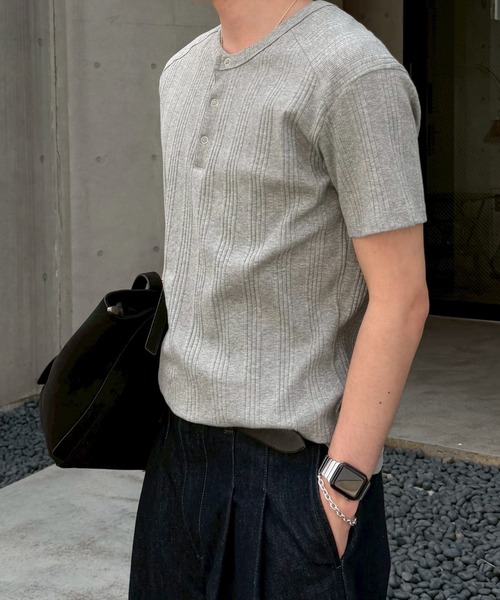 Chikashitsu +(チカシツプラス)の「【Chikashitsu +】henley neck half sleeve tee / 【チカシツプラス】ヘンリーネック半袖Tシャツ<着用動画あり>(Tシャツ/カットソー・メンズ・ホワイト/ブラック/グレー/グレー系その他・L/XL)」の17枚目の写真