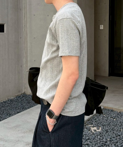 Chikashitsu +(チカシツプラス)の「【Chikashitsu +】henley neck half sleeve tee / 【チカシツプラス】ヘンリーネック半袖Tシャツ<着用動画あり>(Tシャツ/カットソー・メンズ・ホワイト/ブラック/グレー/グレー系その他・L/XL)」の16枚目の写真