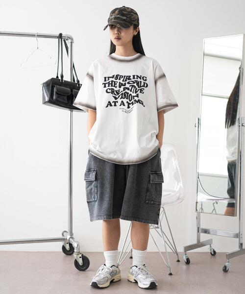 WEGO(ウィゴー)の「WEGO/スプレーグラフィックBIGT(Tシャツ/カットソー・レディース・ブラック/ホワイト・FREE)」の3枚目の写真