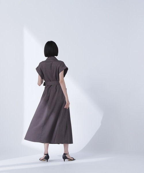 NATURAL BEAUTY BASIC（ナチュラルビューティーベーシック）の「◇ベルテッドトレンチワンピース（ワンピース・レディース・ブラウン/ベージュ・P/S/SMALL/MEDIUM）」の4枚目の写真