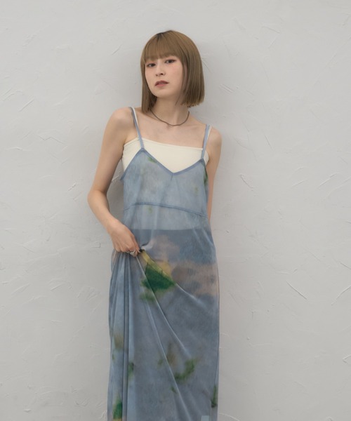leimn(レイムン)の「ダイタイ柄シアーキャミワンピース(ワンピース・レディース・サックスブルー・FREE)」の2枚目の写真