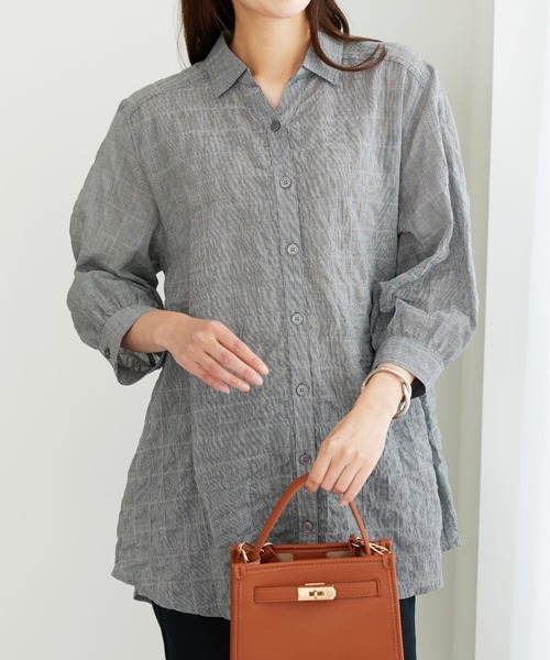 BELLUNA PLUS(ベルーナ)の「綿テンセルぽこぽこシアーシャツチュニック(チュニック・レディース・アイボリー/ピンク系その他/ブラック系その他・MEDIUM/LARGE/X-LARGE)」の2枚目の写真