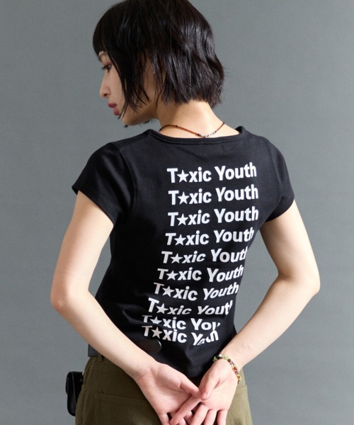 FTW（エフティダブリュー）の「BACK PRINT HENRY TOP（Tシャツ/カットソー・レディース・マスタード/ブラック/オフホワイト・SMALL/MEDIUM）」の2枚目の写真