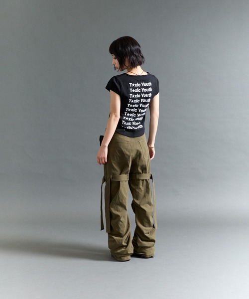 FTW（エフティダブリュー）の「BACK PRINT HENRY TOP（Tシャツ/カットソー・レディース・マスタード/ブラック/オフホワイト・SMALL/MEDIUM）」の6枚目の写真