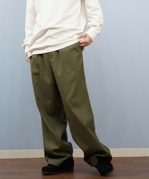 TAKAHIROMIYASHITA カーキ スラックス ラグランTシャツ」に該当するメンズのスラックス（グリーン
