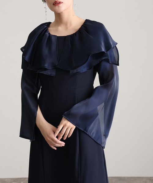 atlo(アトロ)の「ミモレ丈&袖あり フォーマル スリット スリーブビックカラー フレア 光沢感セレモニー 結婚式 二次会 パーティー ドレス オケージョンドレス 同窓会 成人式 お呼ばれ 謝恩会 20代 30代(ドレス・レディース・ネイビー/ブラウン系その他/オフホワイト・M)」の4枚目の写真