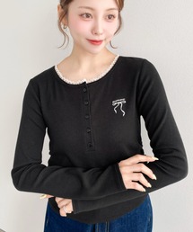 ヘンリーネックワンポイント刺繍長袖リブカットソートップス
