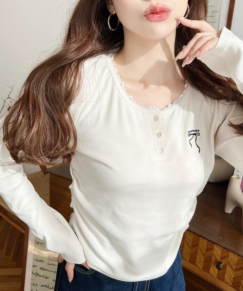 セール】ヘンリーネックレースワンポイント刺繍長袖リブカットソー