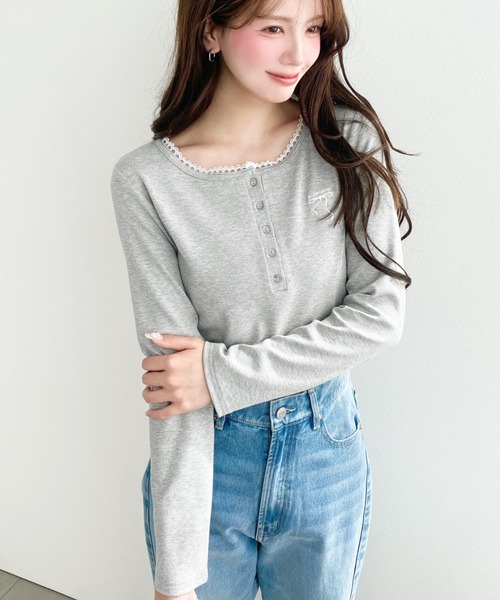 moment+(モーメントプラス)の「ヘンリーネックワンポイント刺繍長袖リブカットソートップス(Tシャツ/カットソー・レディース・ネイビー/チャコールグレー/ブラック/アイボリー/杢グレー・M/L)」の12枚目の写真