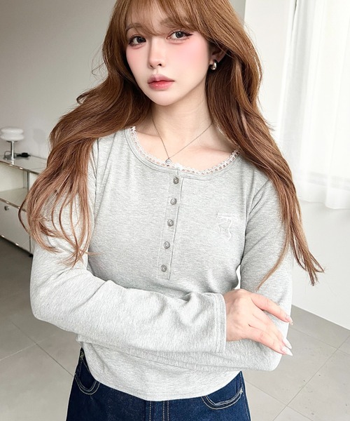 moment+(モーメントプラス)の「ヘンリーネックワンポイント刺繍長袖リブカットソートップス(Tシャツ/カットソー・レディース・ネイビー/チャコールグレー/ブラック/アイボリー/杢グレー・M/L)」の6枚目の写真