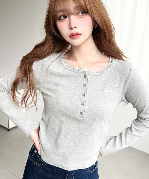 moment+(モーメントプラス)の「ヘンリーネックワンポイント刺繍長袖リブカットソートップス(Tシャツ/カットソー・レディース・ネイビー/チャコールグレー/ブラック/アイボリー/杢グレー・M/L)」の8枚目の写真