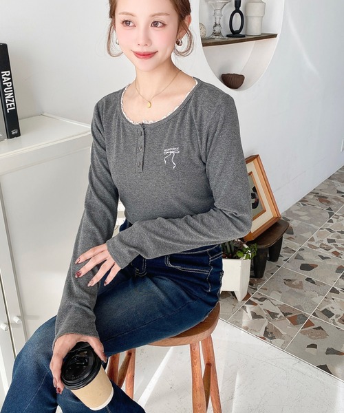 セール】ヘンリーネックレースワンポイント刺繍長袖リブカットソー