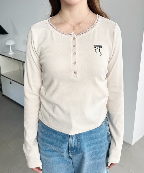 moment+(モーメントプラス)の「ヘンリーネックワンポイント刺繍長袖リブカットソートップス(Tシャツ/カットソー・レディース・ネイビー/チャコールグレー/ブラック/アイボリー/杢グレー・M/L)」の21枚目の写真