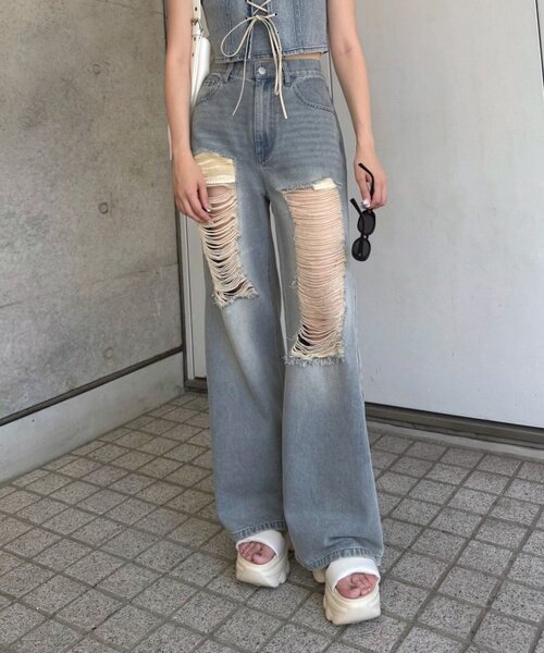 mline（エムライン）の「[mline]ダメージオーバーデニム（デニムパンツ・レディース・ブルー・2/1）」の2枚目の写真