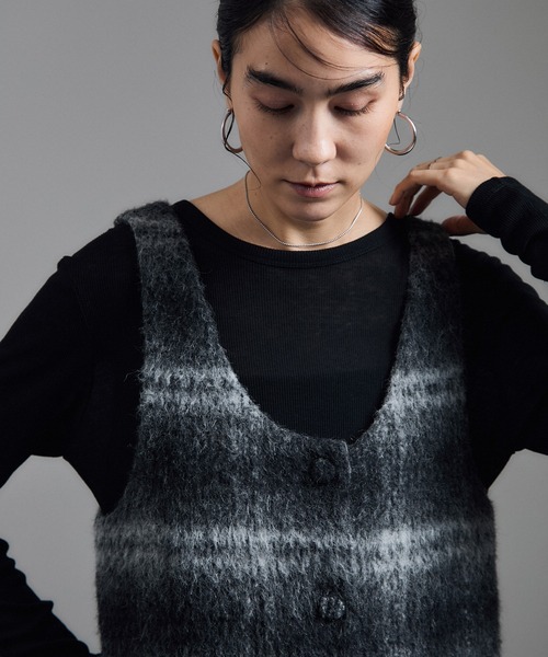 SALON adam et rope'（サロン アダム エ ロペ）の「【WEB限定】シアーウールロングスリーブブルオーバー（Tシャツ/カットソー・レディース・オフホワイト/ブラウン/ブラック・FREE）」の3枚目の写真