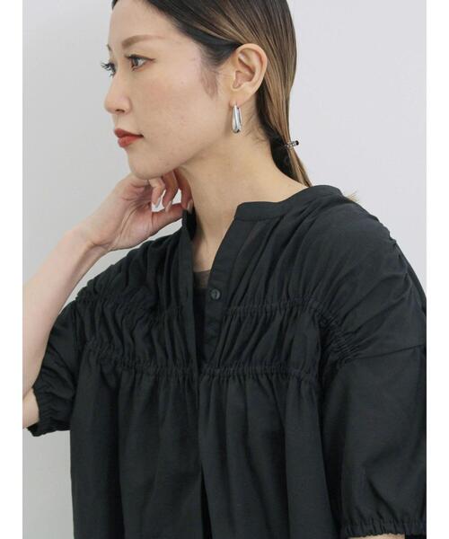 Samansa Mos2 blue(サマンサモスモスブルー)の「シャーリングチュニック(シャツ/ブラウス・レディース・レッド系その他/ブラック/ライトベージュ・F)」の4枚目の写真