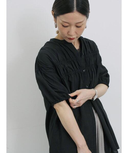 Samansa Mos2 blue(サマンサモスモスブルー)の「シャーリングチュニック(シャツ/ブラウス・レディース・レッド系その他/ブラック/ライトベージュ・F)」の6枚目の写真