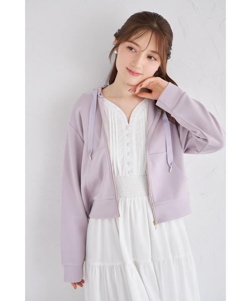 tocco closet(トッコ クローゼット)の「フラワーレース装飾ふんわりスフレタッチジップパーカー(パーカー・レディース・オフホワイト/ベージュ/ラベンダー・M)」の18枚目の写真