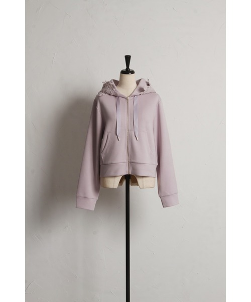 tocco closet(トッコ クローゼット)の「フラワーレース装飾ふんわりスフレタッチジップパーカー(パーカー・レディース・オフホワイト/ベージュ/ラベンダー・M)」の22枚目の写真