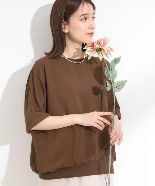 DRESKIP（ドレスキップ）の「【洗濯後しわになりにくい】さらっとタッチの 5分袖ドルマンブラウス（シャツ/ブラウス・レディース・チャコールグレー/ダークブラウン/ナチュラル/イエロー/オレンジ・00）」の2枚目の写真