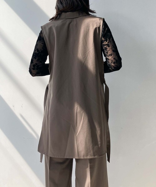 AS KNOW AS plus（アズノゥアズプラス）の「♪サイドベルトベストジャケット　セットアップ可能（ベスト・レディース・ブラック/モカ/グレー・FREE）」の20枚目の写真