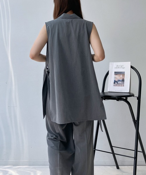 AS KNOW AS plus（アズノゥアズプラス）の「♪サイドベルトベストジャケット　セットアップ可能（ベスト・レディース・ブラック/モカ/グレー・FREE）」の18枚目の写真