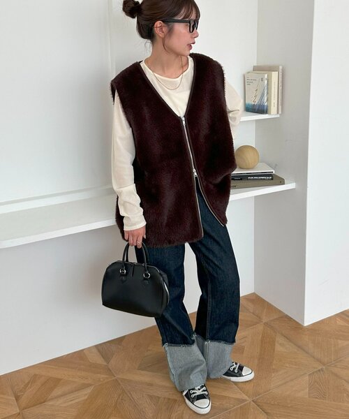 DISCOAT（ディスコート）の「【ユニセックス】ミンクライクファーベスト（ベスト・レディース・ダークブラウン/キャメル/アイボリー・FREE）」の15枚目の写真