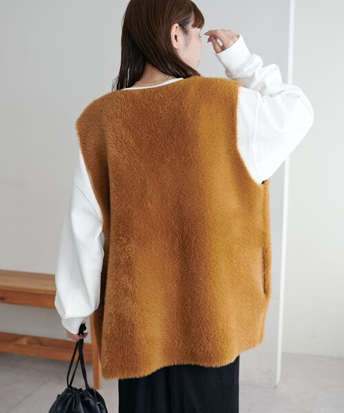 DISCOAT（ディスコート）の「【ユニセックス】ミンクライクファーベスト（ベスト・レディース・ダークブラウン/キャメル/アイボリー・FREE）」の22枚目の写真