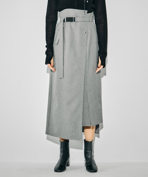 UNITED TOKYO（ユナイテッドトウキョウ）の「【WEB限定カラーあり】スリムエフェクトタイトスカート｜ウォッシャブル/防シワ/細見え/オフィスカジュアル/秋服/冬服（スカート・レディース・ブラック/ブルー/ブラウン/グレー/アイボリー・1/2/3）」の8枚目の写真